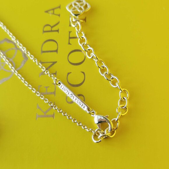 Kendra Scott Elisa Gold Fuchsia Kyocera Opal Necklace New - Picture 3 of 3